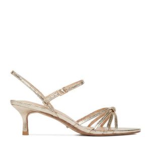 Sandały DeeZee. Żółte sandały DeeZee, bez wzorów, bez obcasa, na szpilce, bez zapięcia. Za 119,99 zł.