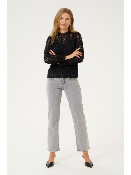 Kaffe Bluzka w kolorze czarnym rozmiar: 38. Czarne bluzki Kaffe, bez wzorów, z koronki, bez kołnierzyka, bez ramiączek. Za 86,99 zł.