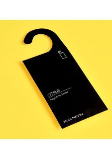BELLA MAISON Saszetka zapachowa "Citrus" w kolorze czarnym - 25 g rozmiar: onesize. Czarne nerki i saszetki BELLA MAISON, bez wzorów. Za 19,49 zł.