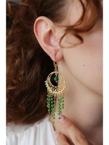 L'Atelier de Gaia Pozłacane kolczyki z malachitami rozmiar: onesize. Zielone kolczyki L'Atelier de Gaia, z malachitem, pozłacane. Za 60,99 zł.