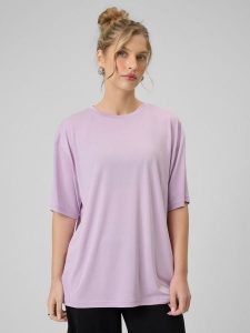 4F T-shirt loose z modalem damski - fioletowy M. Fioletowe t-shirty 4f, m, bez wzorów, bez kołnierzyka, bez ramiączek. Za 89,99 zł.