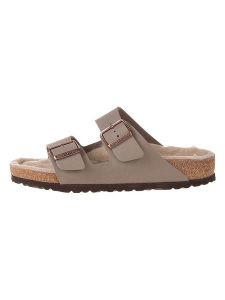 Birkenstock Klapki w kolorze brązowym rozmiar: 38. Brązowe klapki Birkenstock, bez wzorów, z otwartym noskiem, bez obcasa. Za 204,95 zł.