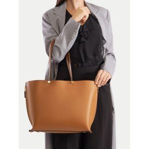 Torebka GINO ROSSI. Brązowe torebki klasyczne Gino Rossi, bez wzorów, bez dodatków. Za 469,99 zł.