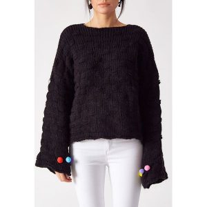 Sweter w kolorze czarnym. Długie swetry marki Robin. W wyprzedaży za 159,95 zł.