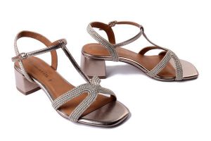 TAMARIS 1-28244-44 900 bronce, sandały damskie. Żółte sandały Tamaris, bez wzorów, z gumy, bez obcasa, na obcasie, bez zapięcia. Za 223,92 zł.