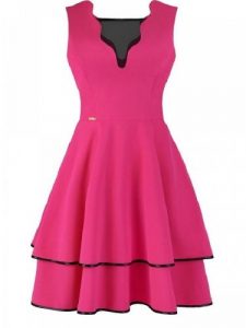 Sukienka Model Donna Fuksja - Jersa. Czerwone sukienki Jersa, plus size, bez wzorów, z elastanu, bez kołnierzyka, plus size, bez ramiączek, midi, dopasowane. Za 376,65 zł.