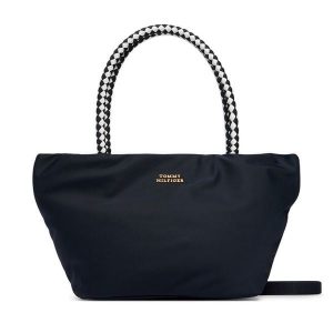Torebka Tommy Hilfiger. Niebieskie torebki klasyczne TOMMY HILFIGER, bez wzorów, z nylonu, bez dodatków. Za 449,99 zł.