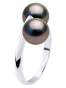 ATELIERS SAINT GERMAIN Srebrny pierścionek z perłami Tahiti rozmiar: onesize. Czarne pierścionki ATELIERS SAINT GERMAIN, z perłą, srebrne. Za 739,99 zł.