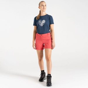 Szorty damskie Melodic. Czerwone szorty Dare 2b, bez wzorów, sportowe. Za 273,50 zł.