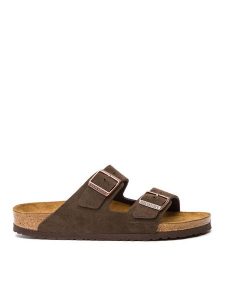 Birkenstock Klapki Arizona zamsz 0951313 Brązowy. Brązowe klapki Birkenstock, bez wzorów, ze skóry, bez obcasa. Za 459,99 zł.