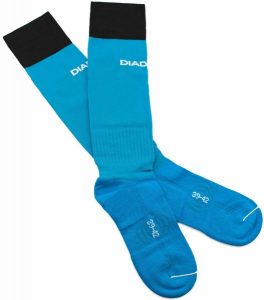 Skarpety piłkarskie Diadora Game Skarpety Aia Niebieskie 43-46. Niebieskie skarpetki Diadora, bez wzorów, z bawełny. Za 99,99 zł.