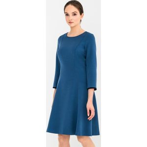 Sukienka w kolorze niebieskim. Sukienki marki Far Far Fashion. W wyprzedaży za 114,95 zł.
