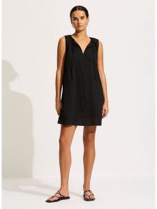 Seafolly Sukienka w kolorze czarnym rozmiar: M. Czarne sukienki Seafolly, m, bez wzorów, z bawełny, bez kołnierzyka, bez ramiączek, mini. Za 170,87 zł.