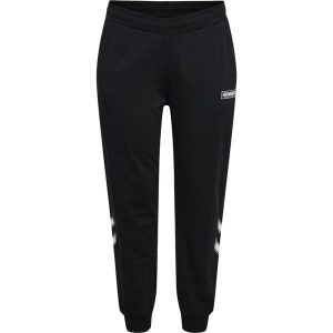 Damskie spodnie dresowe plus Hummel Legacy. Czarne spodnie dresowe Hummel, bez wzorów, z dresówki. W wyprzedaży za 193,50 zł.