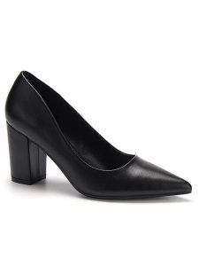 C'M Czółenka w kolorze czarnym rozmiar: 41. Czarne czółenka C'M, bez wzorów, bez obcasa, bez zapięcia. Za 108,99 zł.