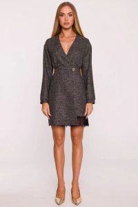 Elegancka sukienka tweedowa trapezowa kopertowa czarna. Czarne sukienki MOE, do pracy, xxl, bez wzorów, z koronki, biznesowe, bez kołnierzyka, bez ramiączek, kopertowe. Za 379,00 zł.