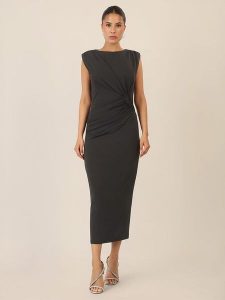 APART Sukienka w kolorze czarnym rozmiar: 36. Czarne sukienki Apart, bez wzorów, bez kołnierzyka, bez ramiączek, maxi. Za 217,99 zł.