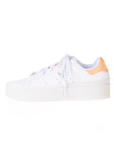 Adidas Sneakersy "Stan Smith Bonega" w kolorze biało-pomarańczowym rozmiar: 42. Białe trampki ADIDAS, bez wzorów, bez zapięcia. Za 260,99 zł.