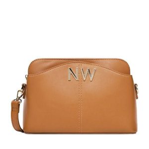 Torebka Nine West. Brązowe listonoszki Nine West, bez wzorów, bez dodatków. Za 199,99 zł.