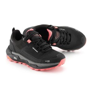 Niskie buty terenowe wodoodporne damskie Alpine Pro Qede 2. Czarne buty trekkingowe Alpine Pro, bez zapięcia. W wyprzedaży za 449,00 zł.