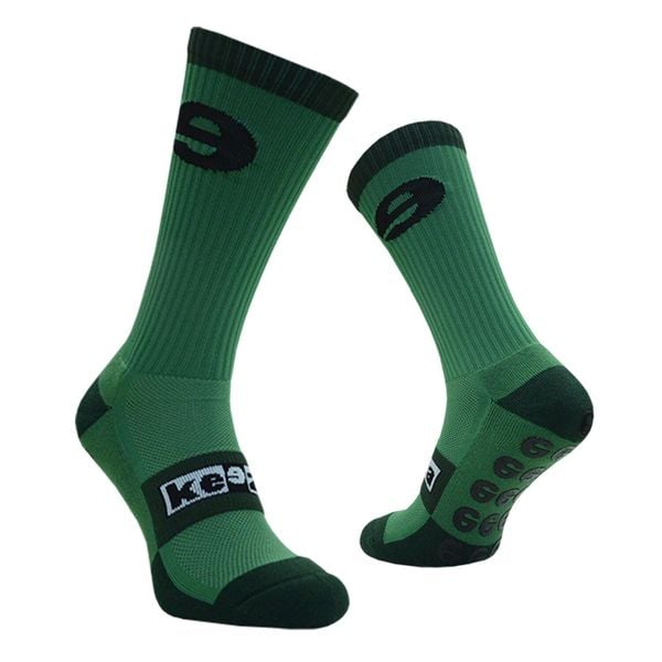 Skarpety antypoślizgowe KEEZA 2.0. Zielone skarpetki KEEZA, bez wzorów. Za 41,00 zł.