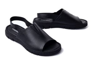 MANITU 910216-01 schwarz, sandały damskie. Czarne sandały Manitu, bez wzorów, z gumy, bez obcasa, bez zapięcia. Za 284,90 zł.
