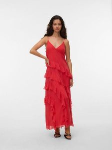 Vero Moda Sukienka w kolorze czerwonym rozmiar: S. Czerwone sukienki Vero Moda, na co dzień, s, bez wzorów, bez kołnierzyka, bez ramiączek, maxi, proste. Za 131,74 zł.