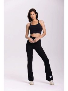 Onamaste Legginsy sportowe "Flair Jess" w kolorze czarnym rozmiar: L/XL. Czarne legginsy Onamaste, l, bez wzorów, z materiału, z podwyższonym stanem, outdoorowe. Za 127,35 zł.