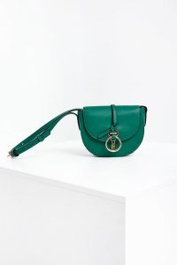 Torebka Liu Jo. Czarne torebki klasyczne Liu Jo, bez wzorów, bez dodatków. Za 599,99 zł.