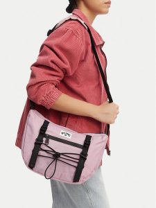 Billabong Torebka WBEOHP-BLB-M-004-10 Fioletowy jasny. Fioletowe listonoszki Billabong, bez wzorów, z materiału, bez dodatków. Za 59,99 zł.