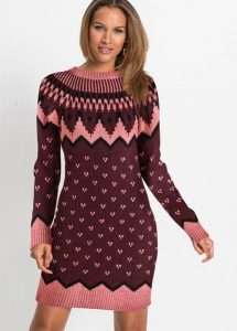 Sukienka dzianinowa w norweski wzór. Czerwone sukienki bonprix, na zimę, bez wzorów, z dzianiny, eleganckie, bez kołnierzyka, bez ramiączek. Za 159,99 zł.