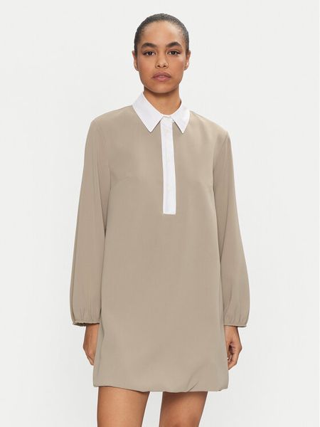 Please Sukienka codzienna A12YCSI000 Beżowy Loose Fit. Brązowe kombinezony Please, s, bez wzorów, z syntetyku, bez kołnierzyka, bez ramiączek. Za 219,99 zł.