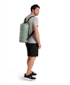 Torba sporotwa Arena Team Drybag Big Logo wodoodporna. Szare torby podróżne i sportowe Arena, bez wzorów, z materiału. Za 159,99 zł.