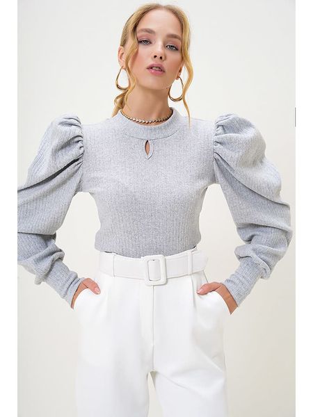 Trend Alaçatı Stili Bluzka w kolorze szarym rozmiar: L. Szare bluzki Trend Alaçatı Stili, l, bez wzorów, bez kołnierzyka, bez ramiączek. Za 47,94 zł.