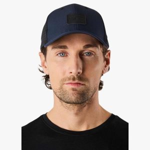 Czapka z daszkiem Unisex Swedemount Nordkap Trucker Cap II. Niebieskie czapki SWEDEMOUNT, bez wzorów, sportowe. Za 79,99 zł.