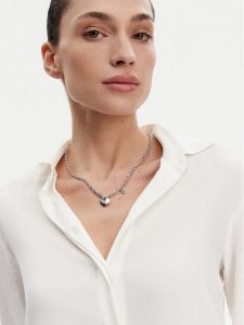 Guess Naszyjnik JUBN05 216JW Srebrny. Szare naszyjniki Guess, metalowe. Za 149,99 zł.