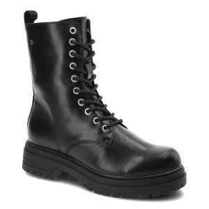 Botki damskie Filippo, ze skóry naturalnej licowej z wysoką sznurowaną cholewką metalowymi oczkami pętelką z tyłu, czarne, DBT4212/22 BK. Czarne botki Filippo, z aplikacjami, z futra, bez obcasa, na płaskiej podeszwie, bez zapięcia. Za 249,00 zł.