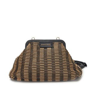 Torebka Marciano Guess. Czarne listonoszki Marciano Guess, z aplikacjami, bez dodatków. Za 569,99 zł.