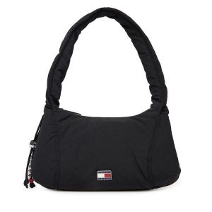 Torebka Tommy Jeans. Czarne torebki klasyczne Tommy Jeans, bez wzorów, z jeansu, bez dodatków. Za 369,99 zł.