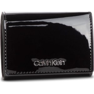 Mały Portfel Damski CALVIN KLEIN - Small Wallet P K60K604960 001. Portfele marki Calvin Klein. Za 229,00 zł.