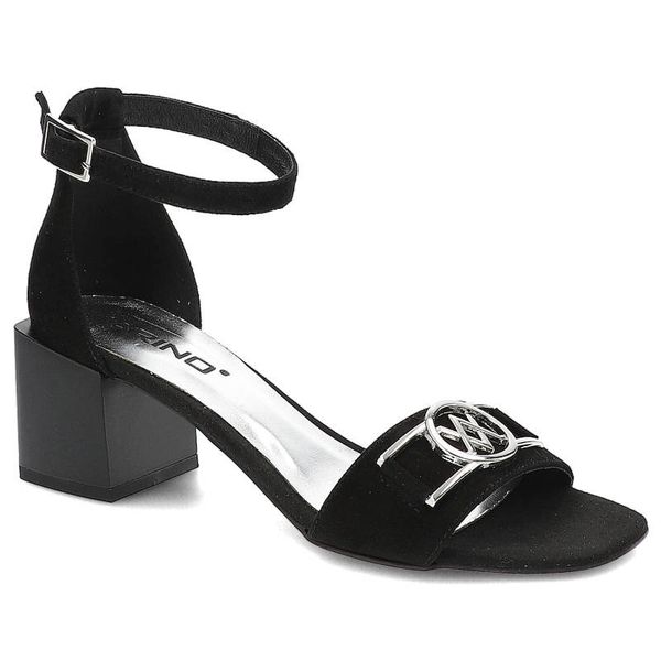 Sandały damskie Karino, naturalna skóra zamszowa z paskiem wokół kostki zapinanym na klamrę ozdobnym metalowym detalem, czarny, 4059-003-P. Czarne sandały Karino, bez wzorów, ze skóry, bez obcasa, na obcasie, bez zapięcia. Za 239,00 zł.