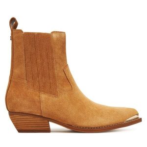 Kowbojki Guess. Brązowe botki Guess, z aplikacjami, bez obcasa, na słupku, bez zapięcia. Za 549,99 zł.