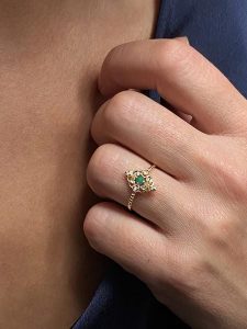 OR Carats Złoty pierścionek z diamentem i kamieniem szlachetnym rozmiar: 60. Żółte pierścionki OR Carats, z diamentem, złote. Za 956,99 zł.