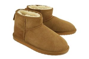 EMU AUSTRALIA W10937 STINGER MICRO chestnut, botki damskie. Brązowe botki EMU Australia, na zimę, bez wzorów, ze skóry, bez obcasa, bez zapięcia. Za 535,91 zł.