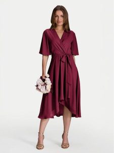 Swing Sukienka koktajlowa 5AI10200 Bordowy Regular Fit. Czerwone kombinezony Swing, bez wzorów, z syntetyku, wizytowe, bez kołnierzyka, bez ramiączek. Za 409,99 zł.
