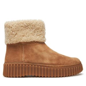 Botki Clarks. Brązowe botki Clarks, bez wzorów, bez obcasa, na płaskiej podeszwie, bez zapięcia. Za 519,99 zł.