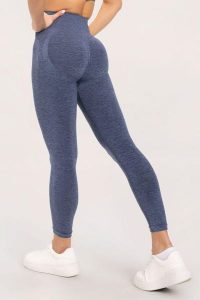 Legginsy fitness damskie Gym Glamour seamless push up. Fioletowe legginsy GYM GLAMOUR, bez wzorów, z materiału. Za 169,99 zł.