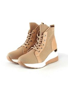 Foreverfolie Sneakersy w kolorze jasnobrązowo-białym rozmiar: 39. Białe trampki Foreverfolie, bez wzorów, z materiału, za kostkę, bez zapięcia. Za 86,95 zł.