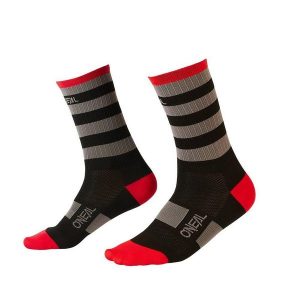 Skarpetki rowerowe O'Neal Performance Sock STRIPE V.22 black/gray/red. Czarne skarpetki O'NEAL, bez wzorów. Za 49,00 zł.