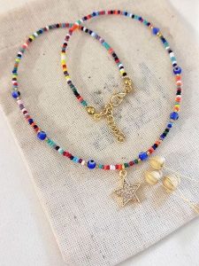 Atelier MIU Pozłacany naszyjnik z zawieszką - dł. 45 cm rozmiar: onesize. Czarne naszyjniki Atelier MIU, z cyrkonią, pozłacane. Za 43,99 zł.